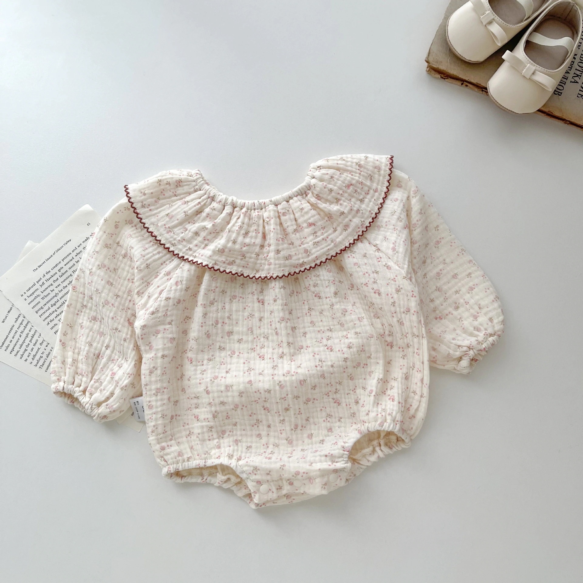 ベビー服，春と秋の乳幼児の小花綿糸生地長袖ロンパース，韓国版女のベビーロンパース，子供服 ロンパース