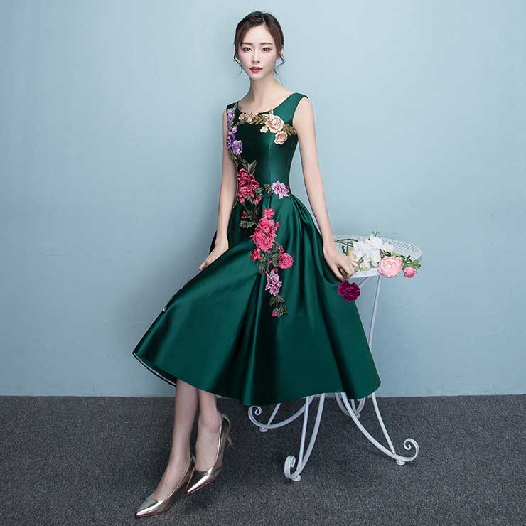 豪華な刺繍が魅力的なサテンフレアーワンピース ワンピース 結婚式 ドレス 結婚式 二次会 入園式 卒業式 大人 上品 入学式 OL パーティードレス ドレス フォーマル レディース ミディアム丈 ひ