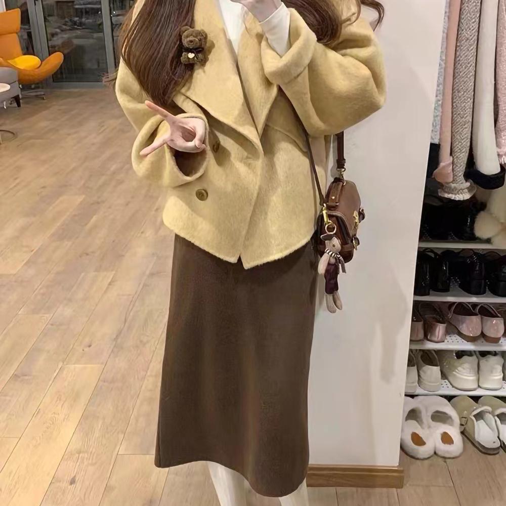 レトロな小さな黄色のショートウールコートレディース秋冬気質のトップスとスカートスーツ