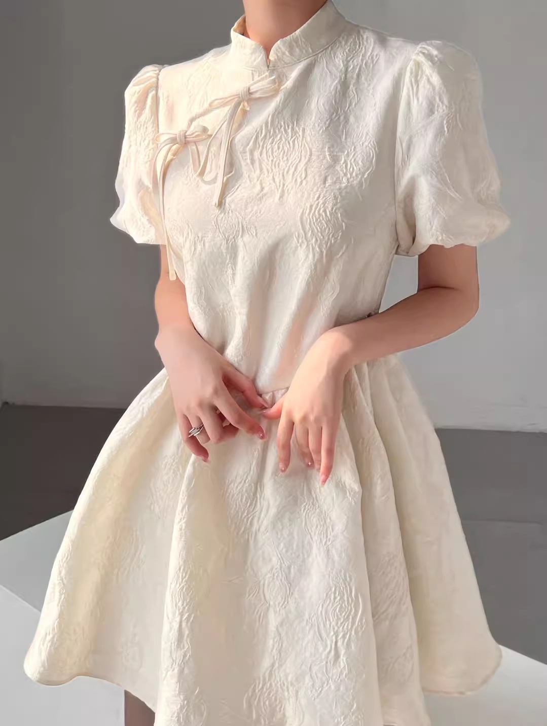 ホワイト ペアスカート パフスリーブ デザインセンス ニッチ 半袖 プリント ナショナル スタイル スカート 女性 チャイナ ドレス 個性的 ワンピース ミニ ミニ丈 ショート ショート丈 袖あり