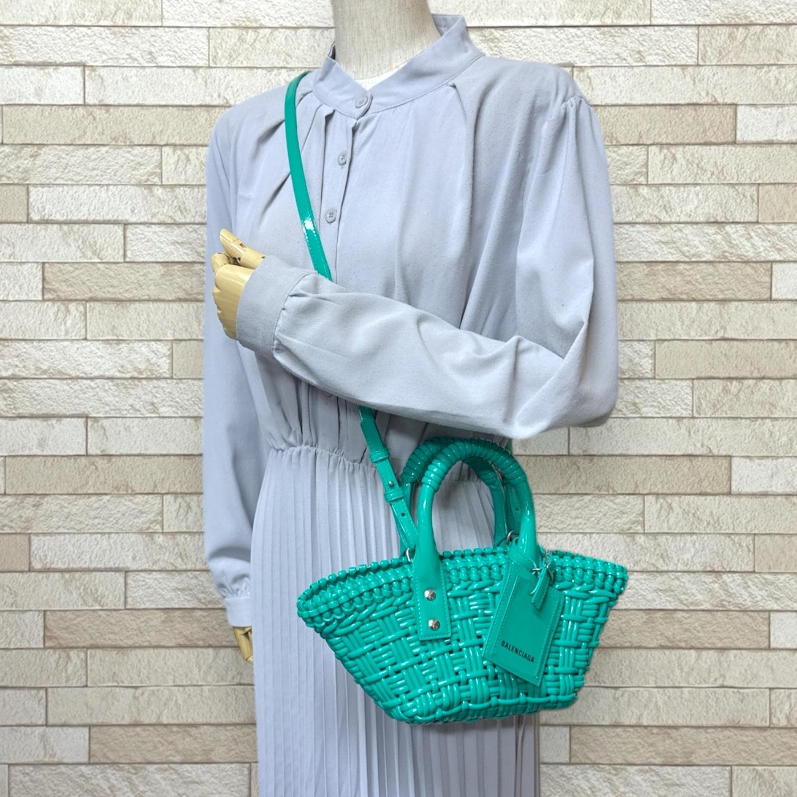 バレンシアガ ビストロ XXS ショルダーバッグ エナメル 678028 グリーン BALENCIAGA 中古 美品