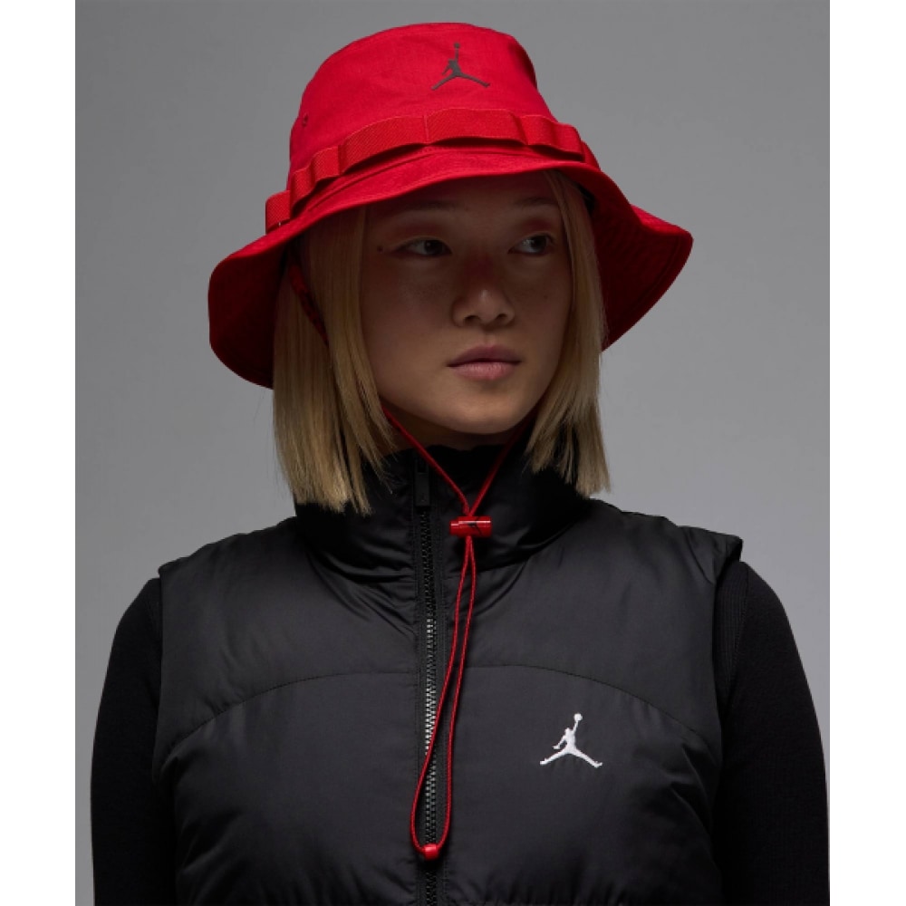 ナイキジョーダンアペックスバケットハット-ジムレッド:ブラック/ HM5753-687