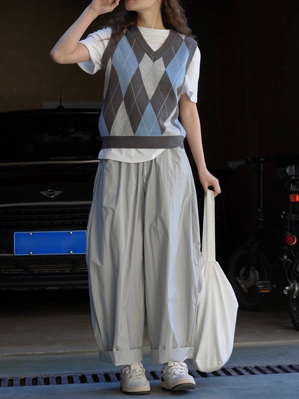 夏の新しい怠惰なアークワイドレッグカジュアルパンツ軽い通気性の輪郭薄いズボン女性