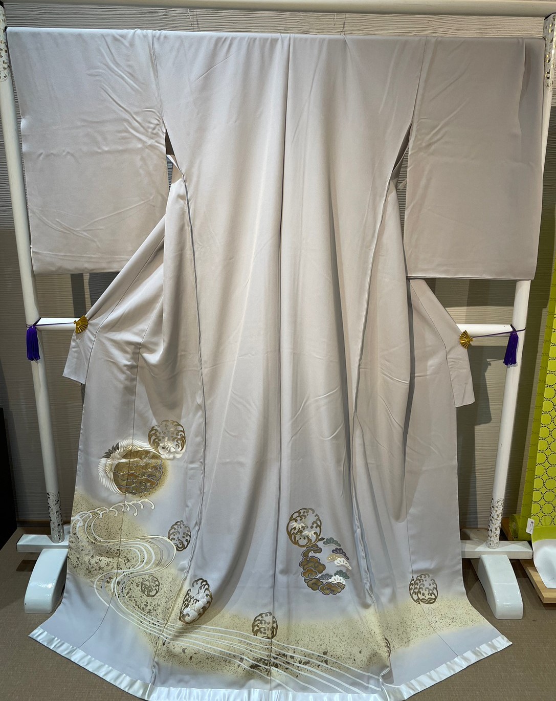 色留袖・黒留袖 グレーに金箔金糸 流水波 [tomesode003]