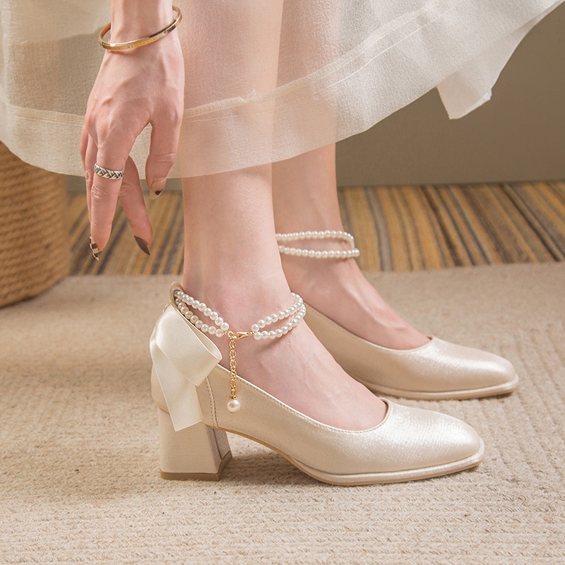レディース パール リボン ハイヒール スクエアトゥ チャンキーヒール サテン 大人可愛い ママコーデ ママファッション 韓国系 オルチャン 人気 トレンド 新作 20代 30代 40代 シューズ 靴