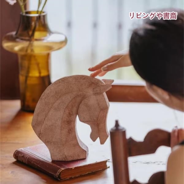 早い者勝ち シンプルモダンな馬頭アート スクエアデスクオーナメント サイズ20×11×h21cm 家庭やオフィスの空間を洗練させる 2026年ニューイヤーコレクション