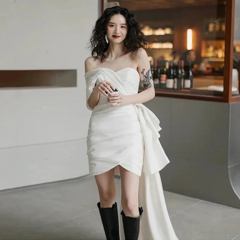 今年人気爆発中結婚式 ドレス ドレス ワンピース セクシー ウエディングドレス チューブトップブラ 花嫁 披露宴 二次会 謝恩会 発表会 演奏会 女子会