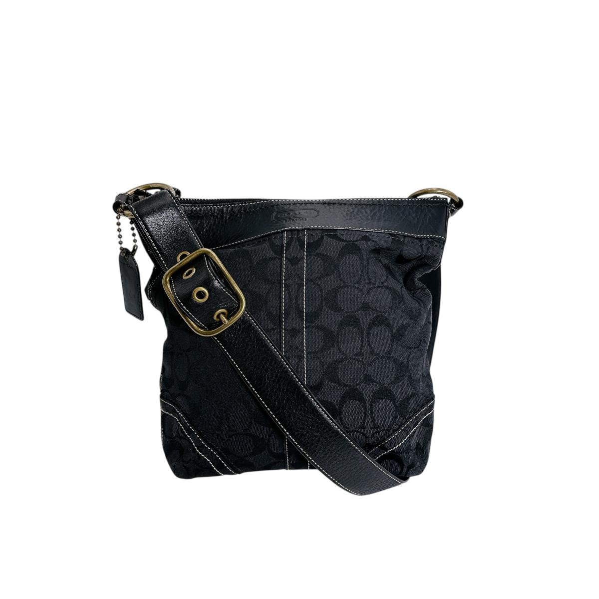 J0649 ショルダーバッグ シグネチャー 斜め掛け ブラック