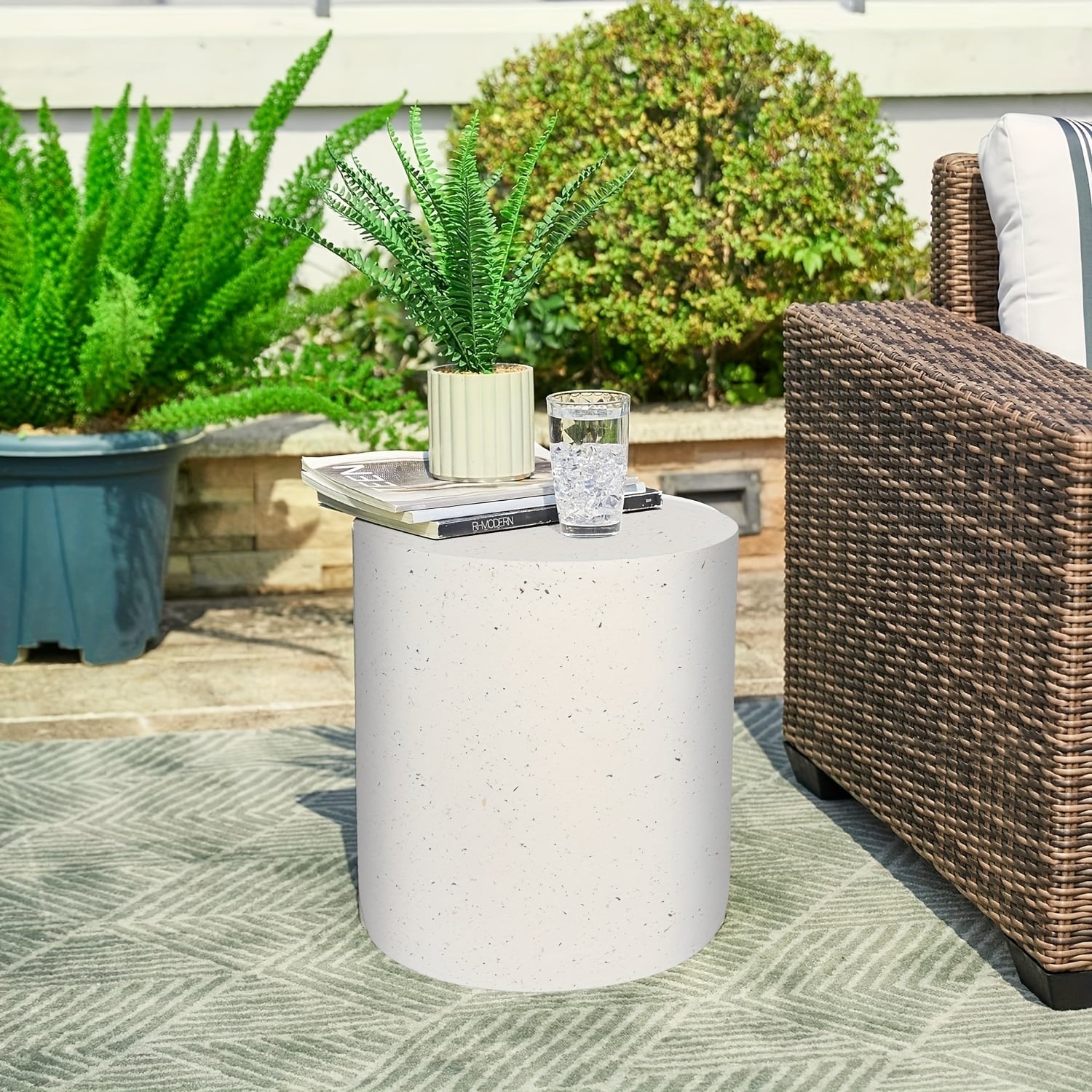 サイドテーブル 円柱形 ストーン 石 屋内 屋外 おしゃれ かわいい インテリア 北欧 コーヒーテーブル 机 ベランダ 庭 ガーデン 白 ホワイト