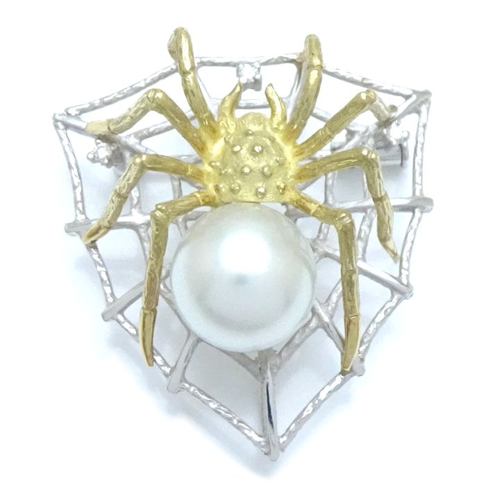 クモモチーフ ブローチ 蜘蛛 パール10.5ミリ ダイヤモンド0.04ct K18YG イエローゴールドxK18WG ホワイトゴールド /78975【中古】