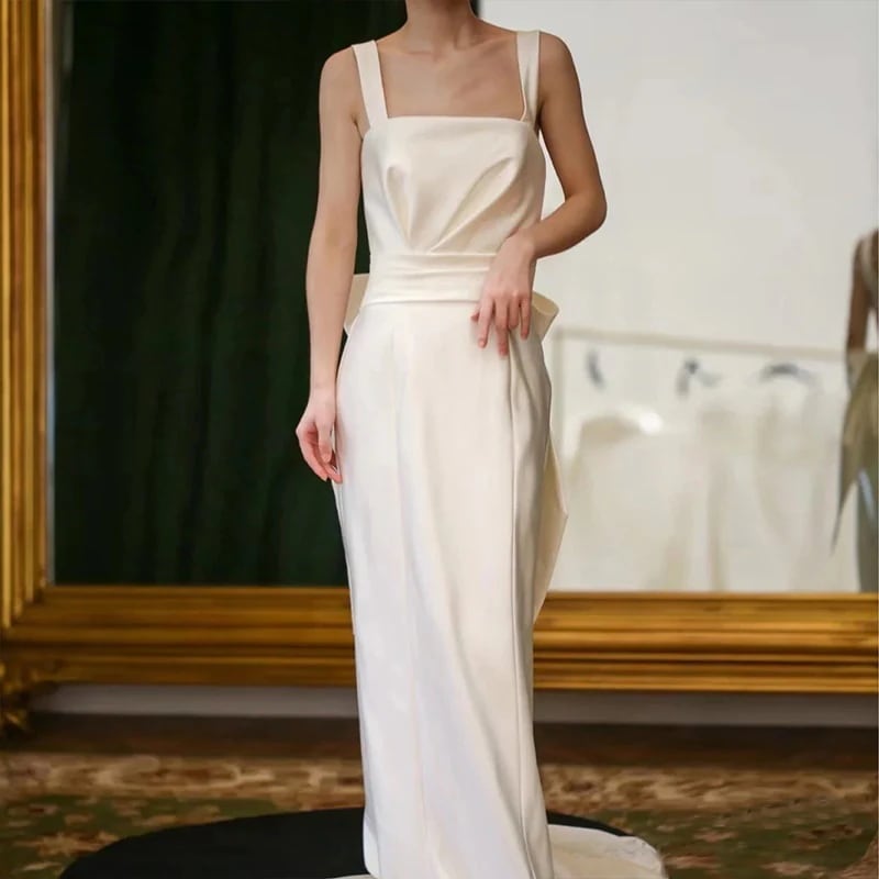 魚の尾の軽いウェディングドレスの新型の新婦のシンプルなフランスの復古のサテンの白い迎賓のドレスの旅は門の紗を撮影します