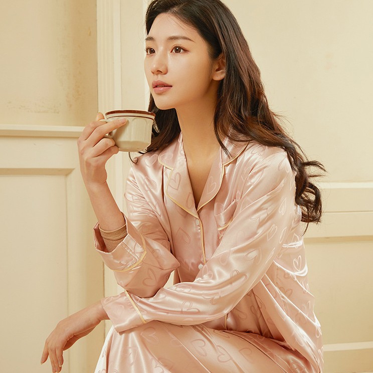 ムーミ シルクパジャマ 女性用 長袖ツーピース マルベリーシルク ホームウェア シルクスーツ