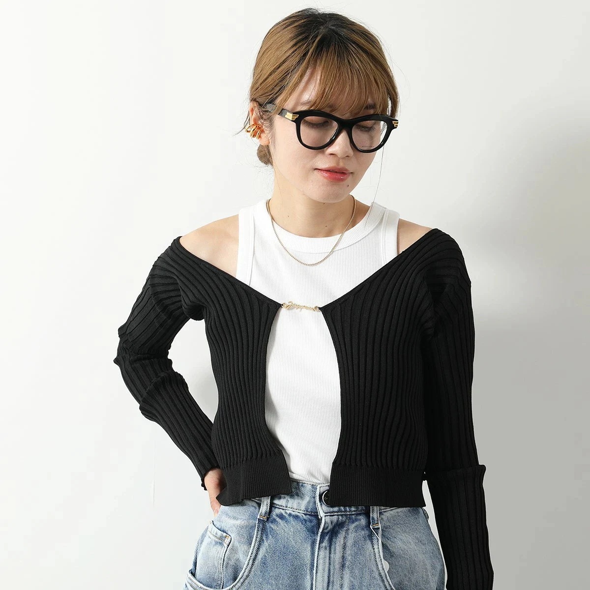 JACQUEMUS ジャックムス カーディガン La maille Pralu longue 223KN500 2190 レディース ロゴチャーム リブ ニット ショート丈 カラー2色