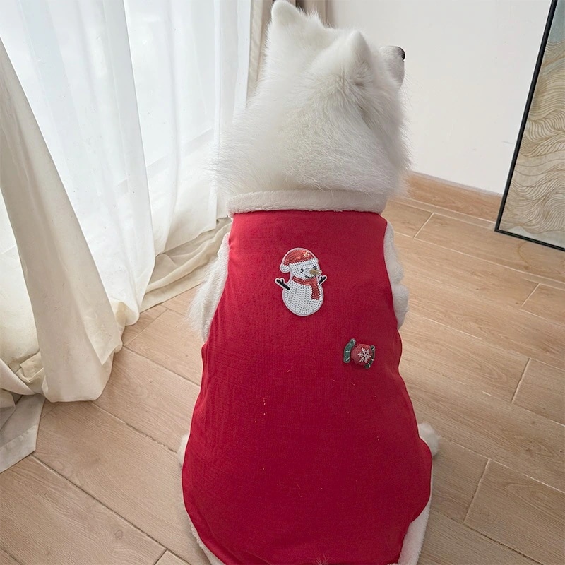 秋冬にぴったりな中型犬と大型犬用の厚手で暖かいお祝い用の赤いセーターです