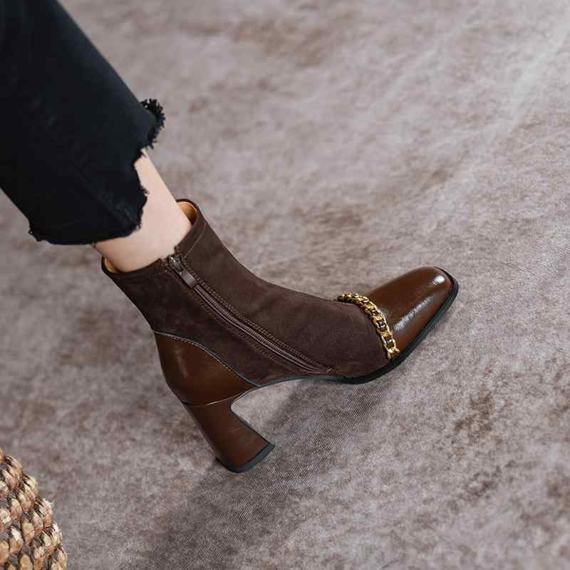 ショートブーツ ブーツ シューズ レディース ショート ファスナー スクエアトゥ チェーン 切り替えデザイン 黒 茶 秋 冬 大きいサイズ 個性的 高級感 存在感 主役級 インスタ映え 歩きやすい 安