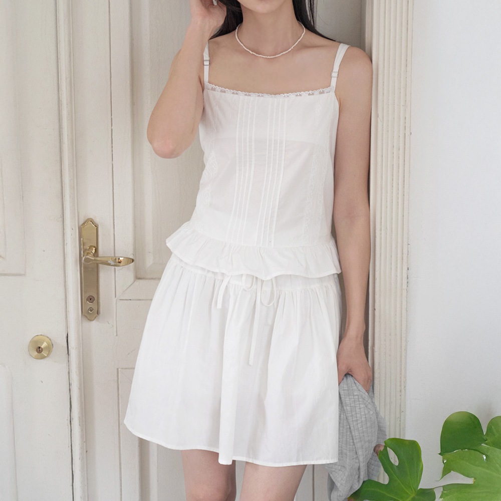 レーボンピンタックレースフリルスリーブレスブラウス