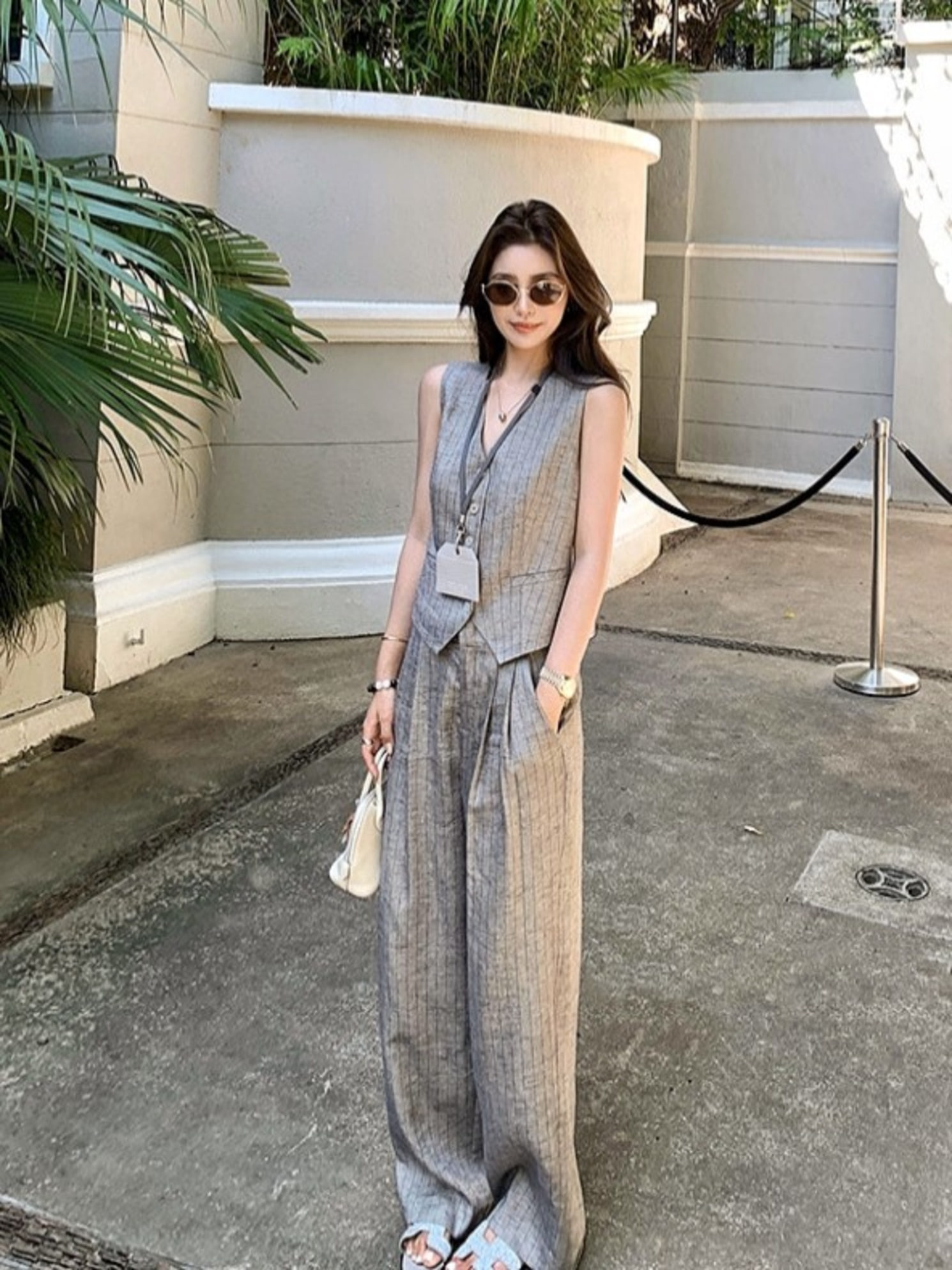 クラシックストライプリネンのベストセットアップ