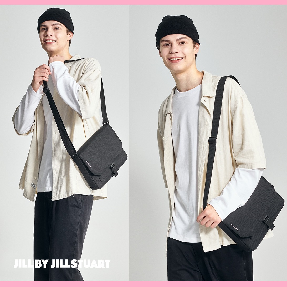 [JILLSTUART]ブラックコーデュラユニセックスバックルミディアムクロスバッグ