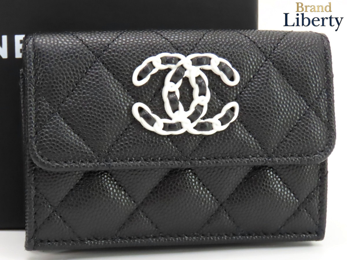 レア新品同様シャネルCHANELCHANEL19シャネルディズヌフマトラッセココマークキャビアスキンスモールフラップウォレット三つ折り財布コンパクト財布ブラックグレインドカーフスキンAP3711