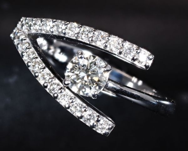 厳選 天然 ダイヤモンド リング 指輪 18金 WG 国内生産品 ダイヤ使用K18 (刻印