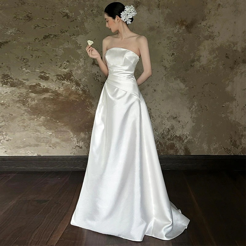 二次会ドレス ウェディングドレス ビスチェドレス 白 黒 サテン 結婚式ドレス ロングドレス 二次会 ホワイトドレス Aライン ウェディング ドレス ブラック ノースリーブ シンプル 海外挙式 撮影