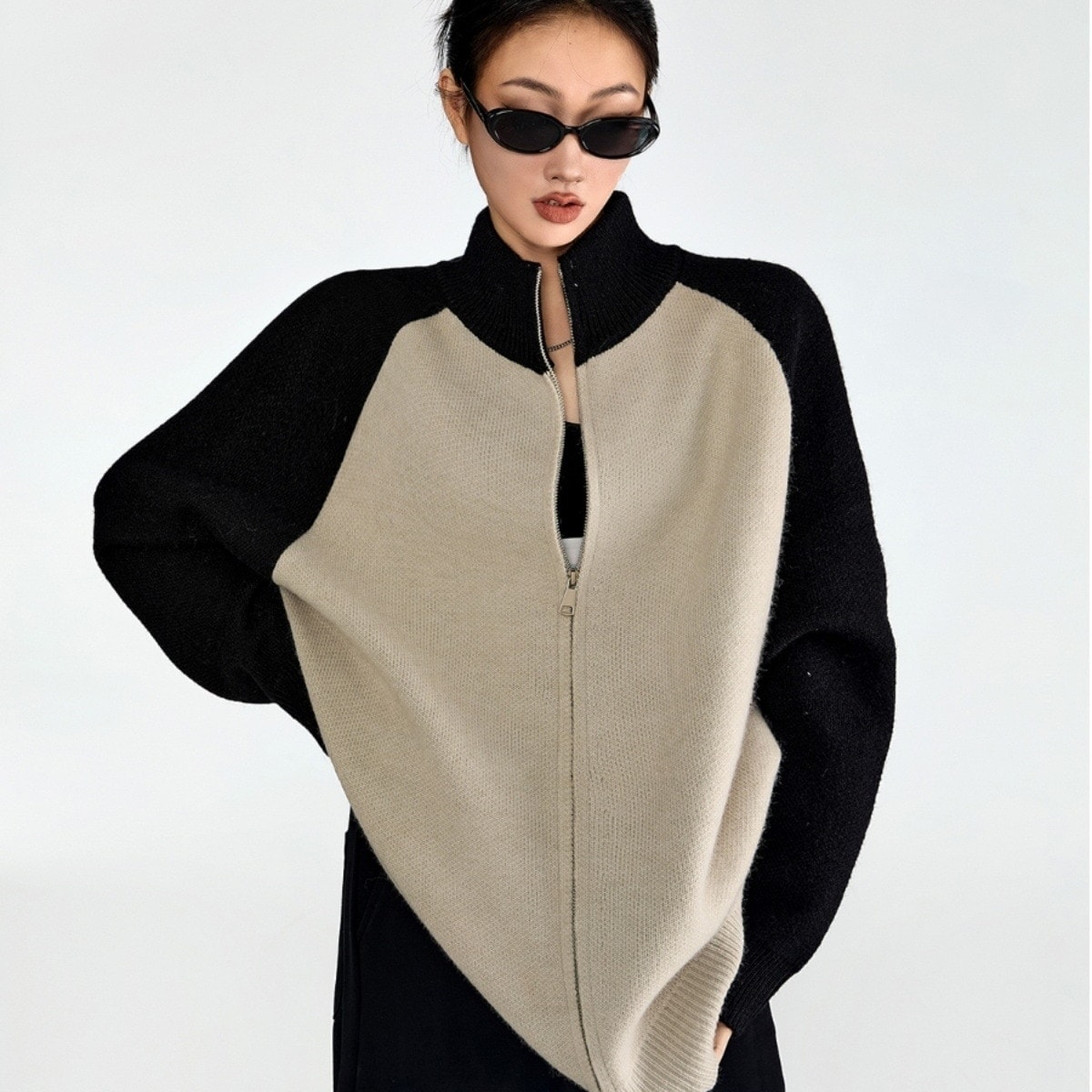 2025 春夏 韓国 かわいい レディースニットバイカラーハイネックスタンドネックアウター羽織りスポーティー長袖配色コーデトップススポーツサイズサイドカジュアルシルエットファッション系フル丈トラック