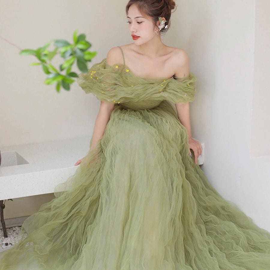 高級な春をテーマにしたトーストドレスブライダルバンケットドレス写真スタジオポートレート芝生の結婚式の屋外ウェディングドレスイブニングドレス