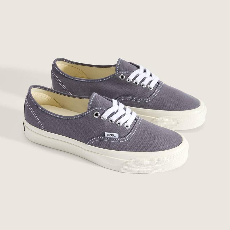 プレミアムオーセンティック44グレー/ VN000D9NFSM