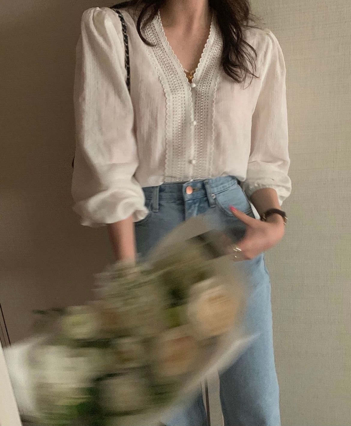 女性パフリルブラウス