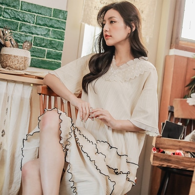 【日本未発売/送料無料】マタニティ パジャマ ワンピース Vネック レース フリル 授乳口付き