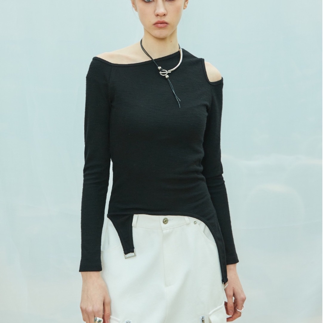 L9 UNBALANCE STRAP TOP