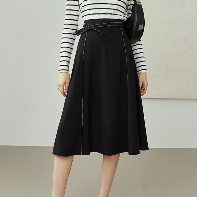 スカート ボトムス フレアスカート 膝丈 フレア ウエストリボン ハイウエスト かわいい 大人可愛い きれいめ シンプル 上品 おしゃれ 大人女子 こなれ感 ラブリー キュート 主役級 無地 春 夏