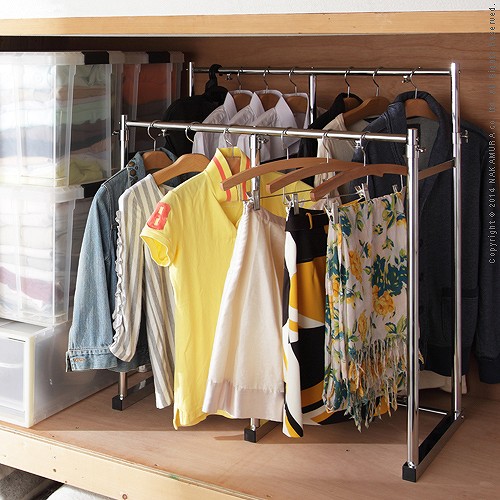押入れハンガーラック スラックスハンガー 頑丈 スリム 洋服掛け おしゃれ ワードローブ 伸縮 隙間 衣類収納 半間用 幅63cm