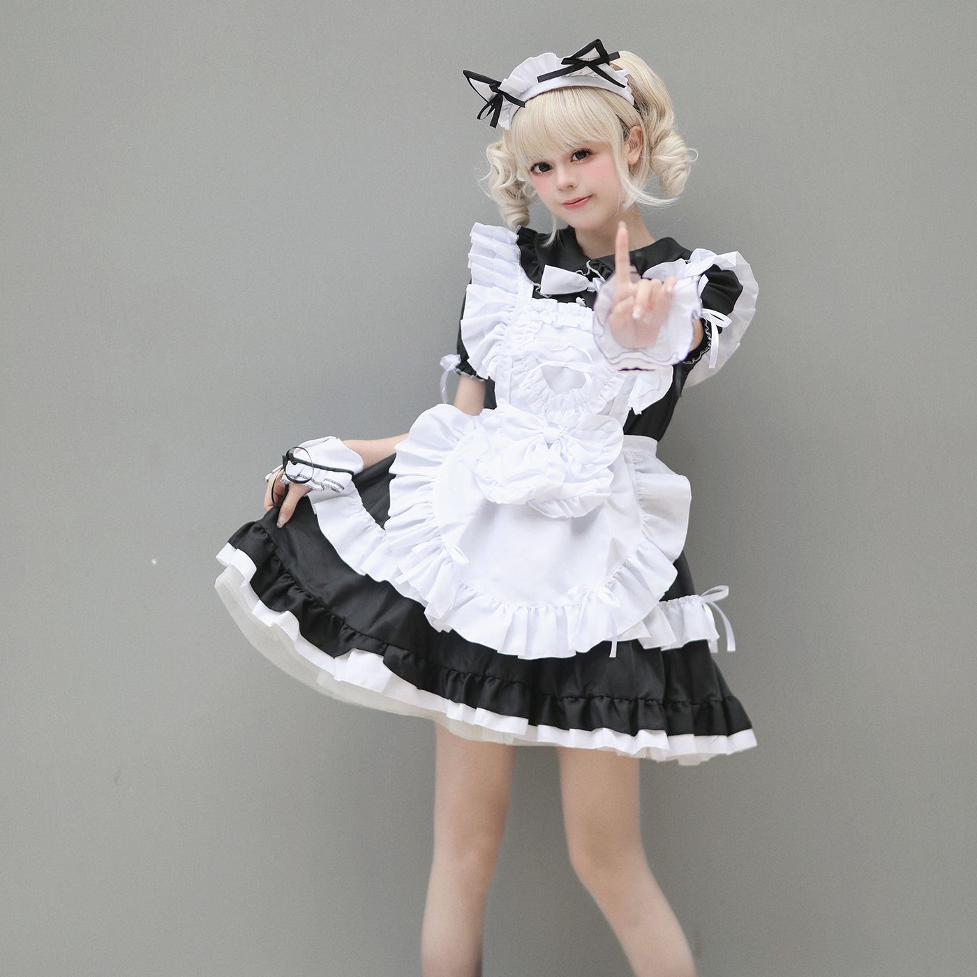 のかわいい女の子秋葉原高級メイド衣装 Cosplay 衣装インターネット有名人生放送