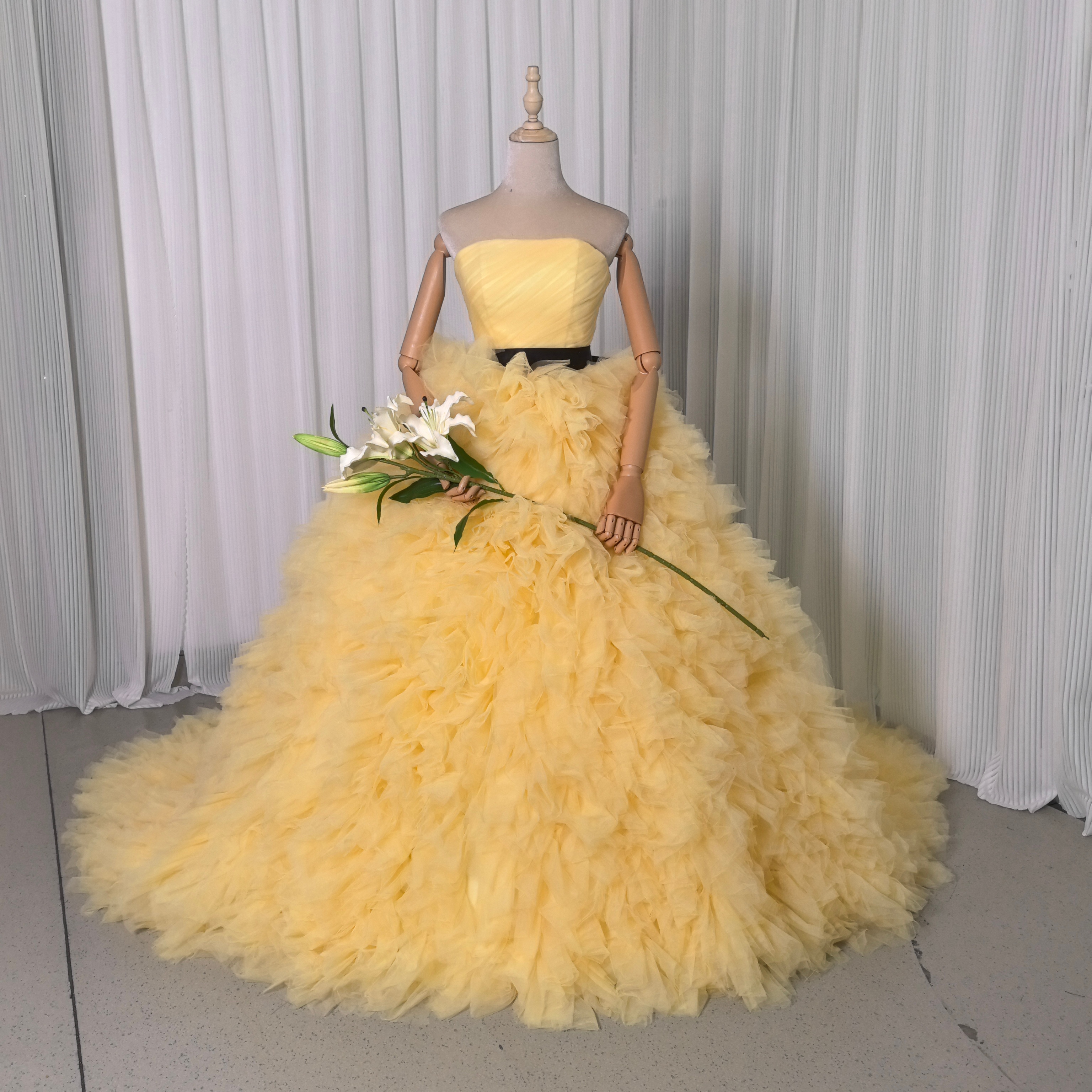 カラードレス パステルイエロー ベアトップ もこもこドレス 抜群のおしゃれ見え ソフトチュール 花嫁