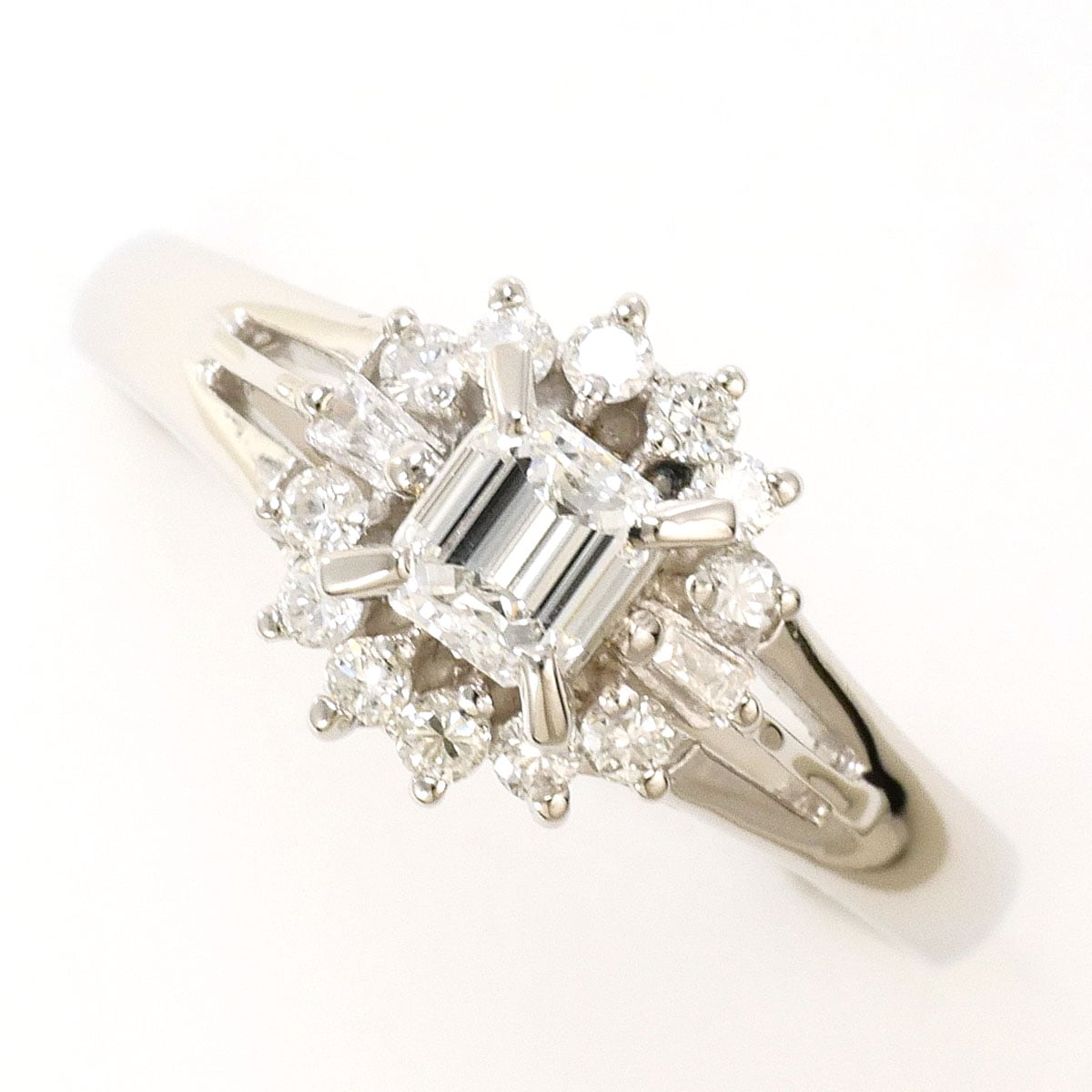 PT850 プラチナ リング・指輪 10号 ダイヤモンド 0.26ct ダイヤモンド 0.18ct VS1 鑑定書 総重量約3.7g 中古