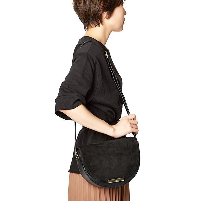 サンドクヴィスト ショルダーバッグ レディース SANDQVIST SELMA ヘリエダーレン 革 ベジタブルタンニンレザー ゴートスエードレザー