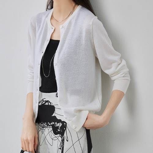 大ヒット中 ブラック 普通丈ス 襟なし 秋 カジュアル 高見 シンプル 夏 ラウンドネック 重ね着しやすい オフィス レディース カーディガン ス 長袖 若見え レストラン ニット 無地 前開き 上着 5,011円