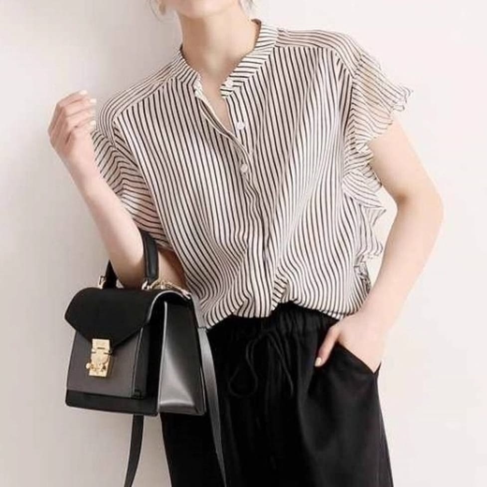 シャツ トップス ストライプフリル袖シャツ ブラウス シャツブラウス ノーカラーストライプシャツ 襟無し ノーカラー クルーネック 半袖 フリルスリーブ フレンチスリーブ ストライプ柄 シフォンシャツ