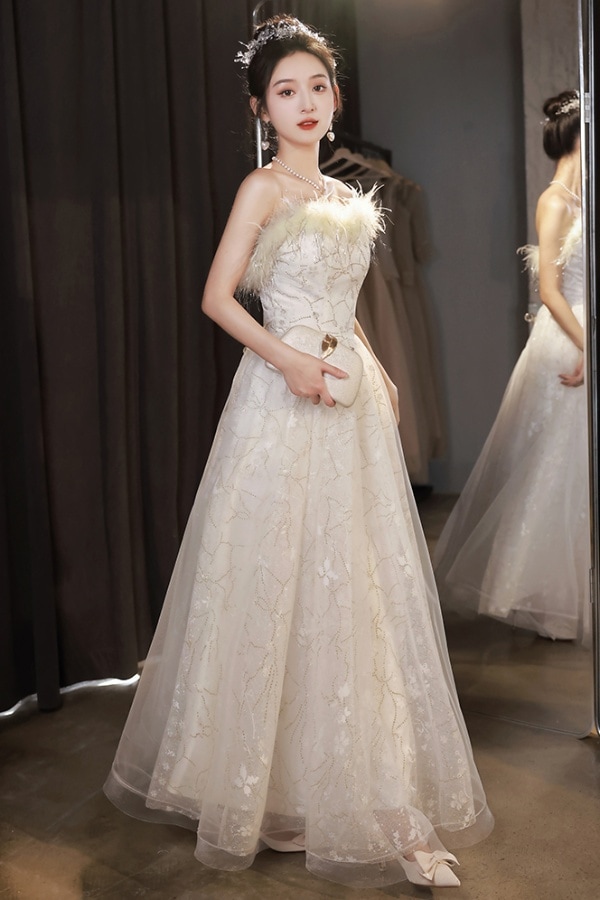 法晩の礼儀の金の宴会の女性の気が軽くて豪華な大衆は司会を試験してお姫様のスカートになります