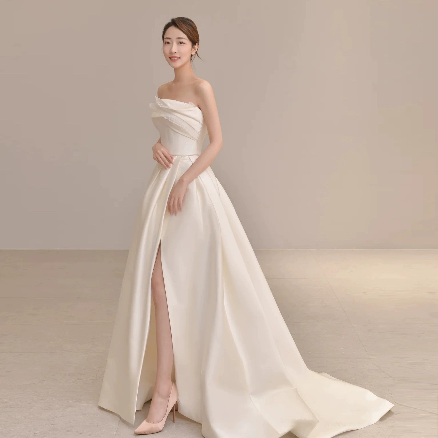 ウエディングドレス 白 ノースリーブ 二次会 結婚式ドレス パーティードレス 安い エンパイア 花嫁 フォトウエディング ビーチフォト 前撮り 後撮り 披露宴 激安