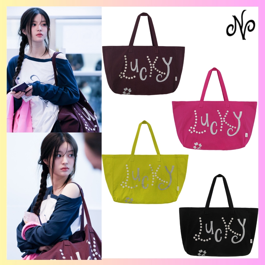 [ILLIT ミンジュ 着用] Lucky Tote Bag - 4カラー + FREE OMAKE Qoo10] [NAVIVERSE] [ILLIT ミ : KPOP