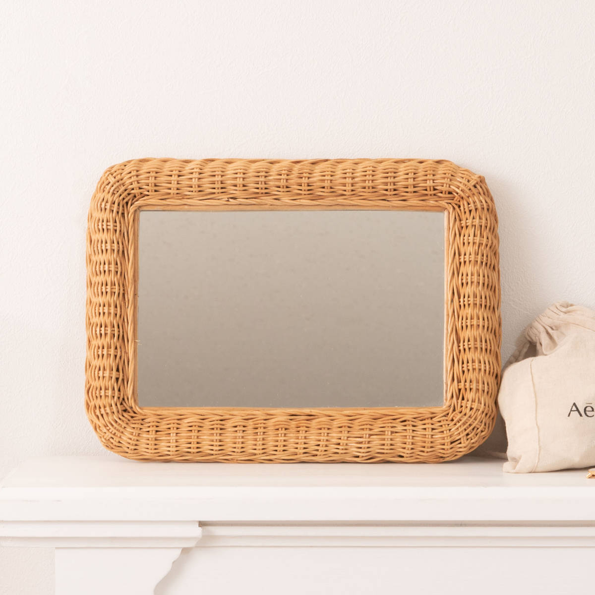 ウォールミラー ラタン 長方形 30x40cm ミラー 壁掛け 鏡 かがみ 角ミラー ラタンミラー インテリアミラー 壁 リビング 玄関 壁掛けミラー 北欧 ナチュラル ラタン製 インテリア