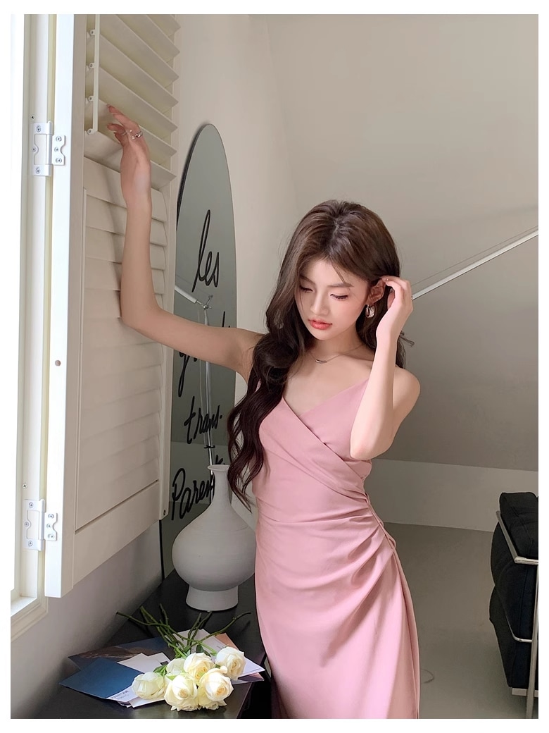 セレブ スタイル 無地 クロス シャーリング スリム デザイン スリット サスペンダー スカート 個性的 ワンピース ロング ロング丈 マキシ マキシ丈 袖なし Vネック 襟なし スリット きれいめ