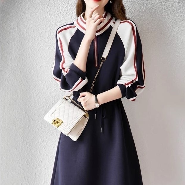 ワンピース シャツワンピース ハーフジップ ひざ丈 フレア 長袖 ラウンドネック スウェット 美ライン ニュアンス ウエストマーク 清楚 かわいい 大人可愛い きれいめ シンプル カジュアル 上品