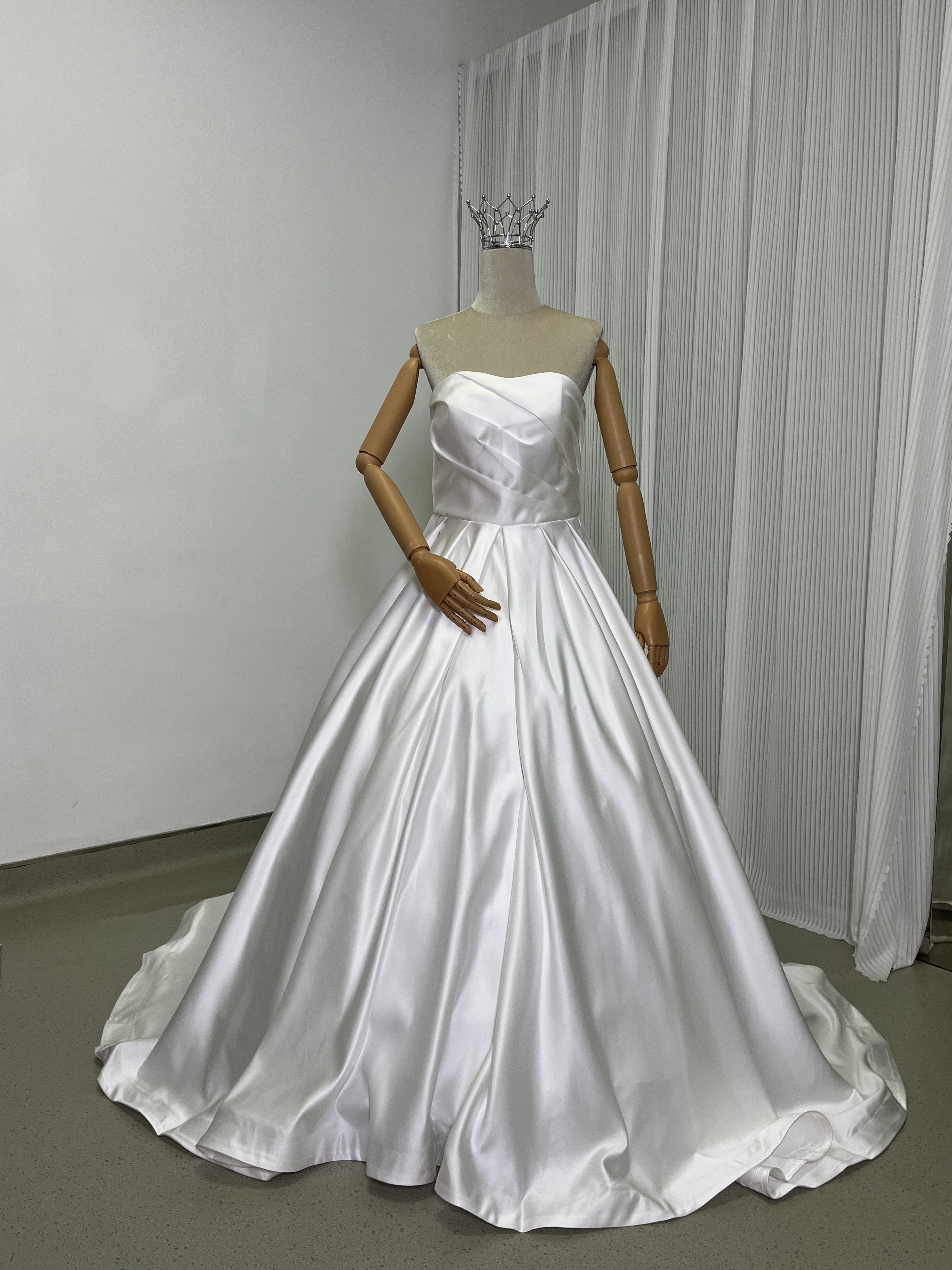 ウェディングドレス ベアトップ プリンセスライン ファスナー ロングトレーン 拳式 40,580円