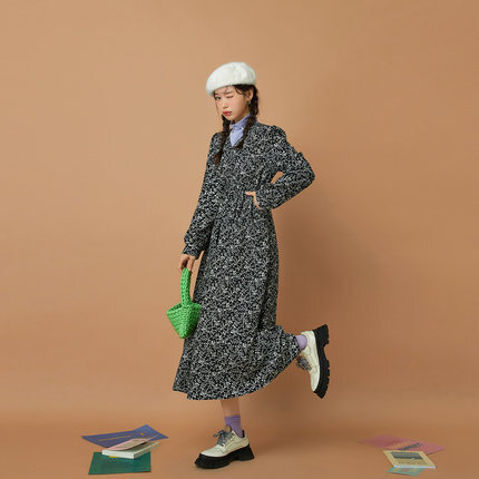 花柄ワンピース ワンピース フレアワンピース ミモレ ミモレ丈 ロング ロング丈 袖あり 長袖 Vネック フレア ウエストマーク ハイウエスト ポリエステル かわいい 大人可愛い きれいめ シンプル