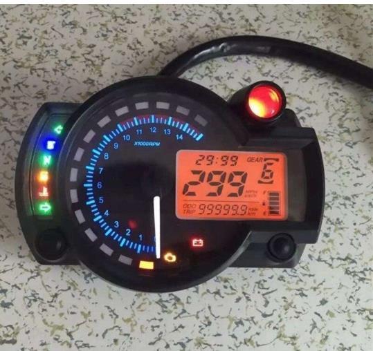 汎用マルチデジタルメーター 12V オートバイ 多機能 スピードメーター バイク　タコメーター
