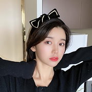 Qoo10 可愛い蝶々ヘアピン韓国カチューシャ黒前髪 バッグ 雑貨