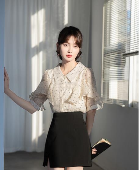 水玉半袖シャツ女性の 2023 年夏新作シャツフレンチパフスリーブシックなシフォントップ女性の夏のスタイル